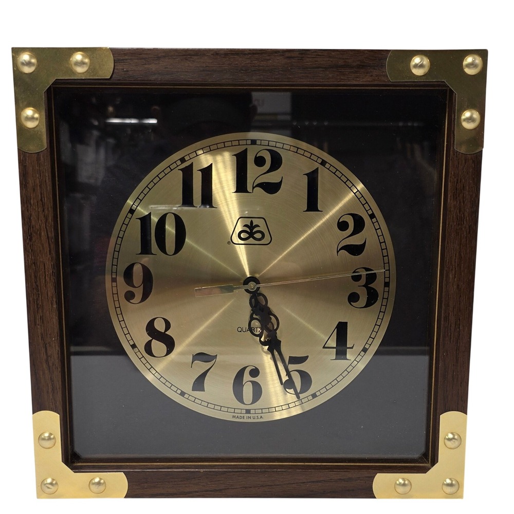 Vintage Pioneer Seed Quartz Wall Clock Wood Brass Accents Made in USA 11 in